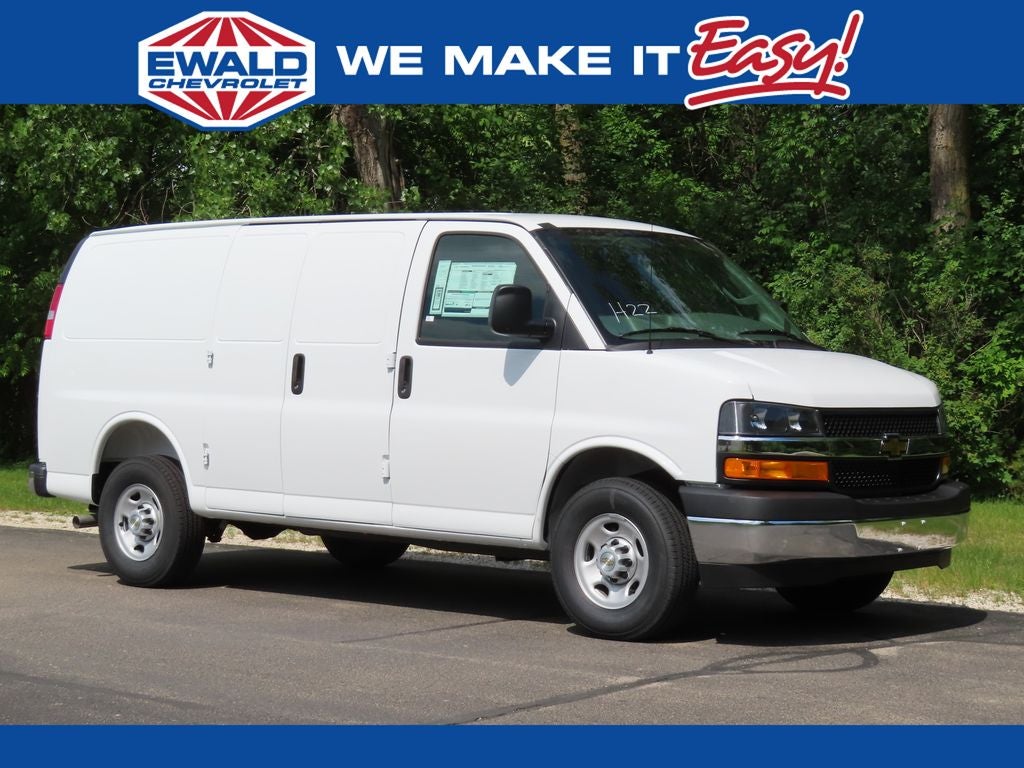 2026 Chevrolet Express 2500 Work Van Cargo in Summit White — front three-quarter view