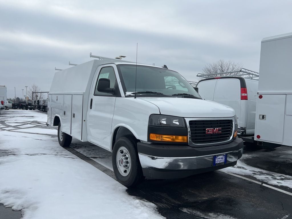 2025 GMC Savana 3500